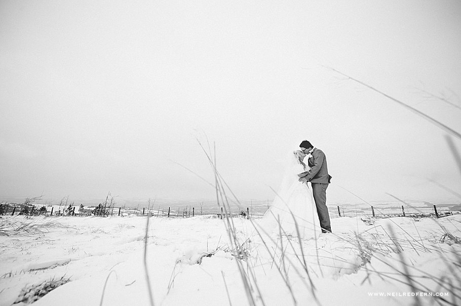 Wedding photographs in the snow 09