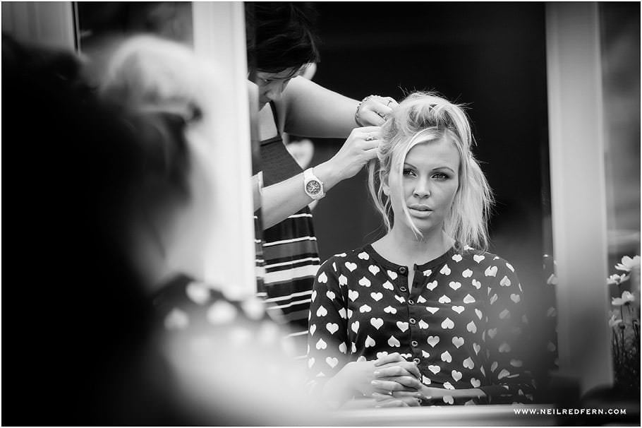 Bride getting ready before wedding 07
