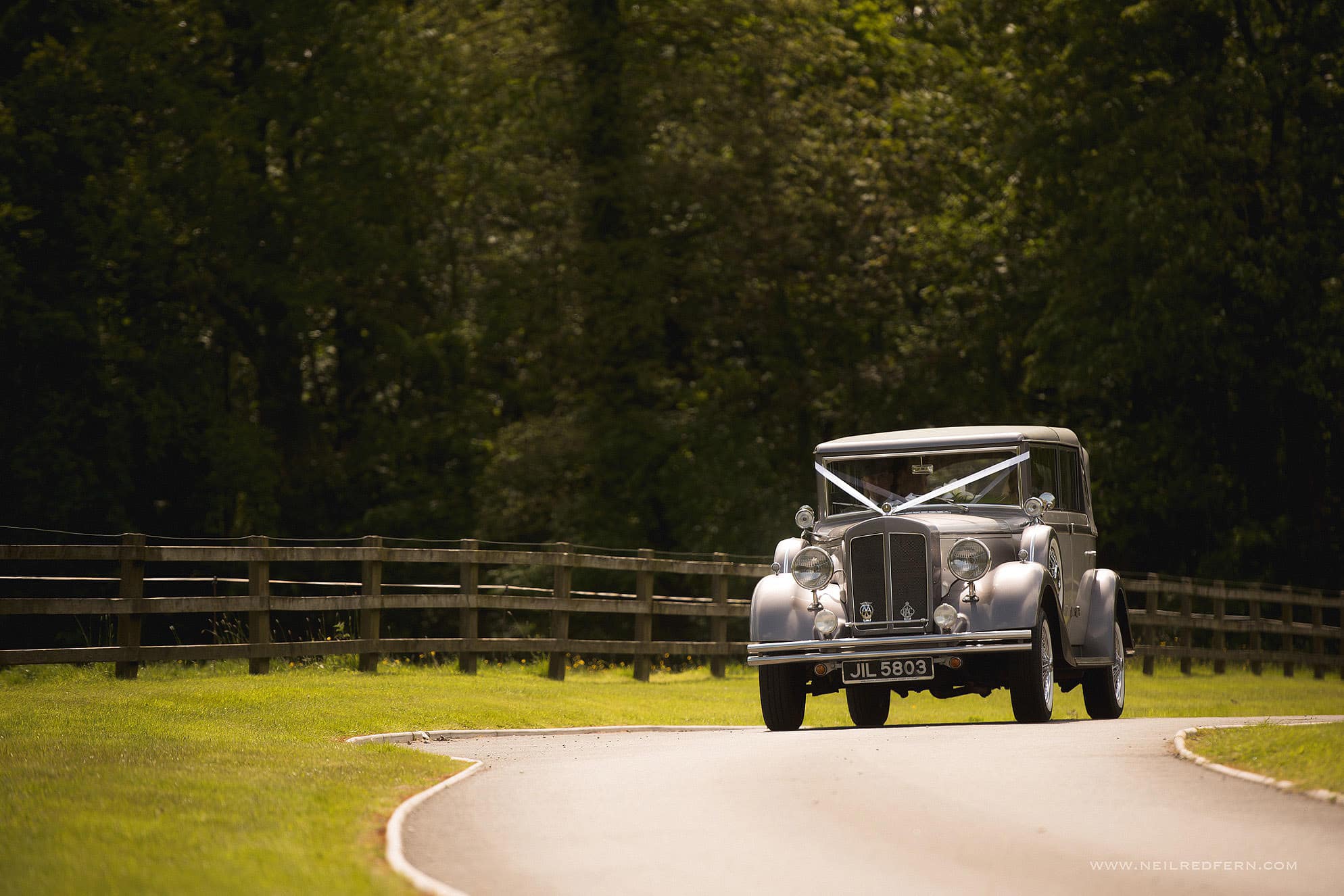 Singleton Lodge wedding photography - Jen & Adam 14 singleton lodge wedding photographs 02