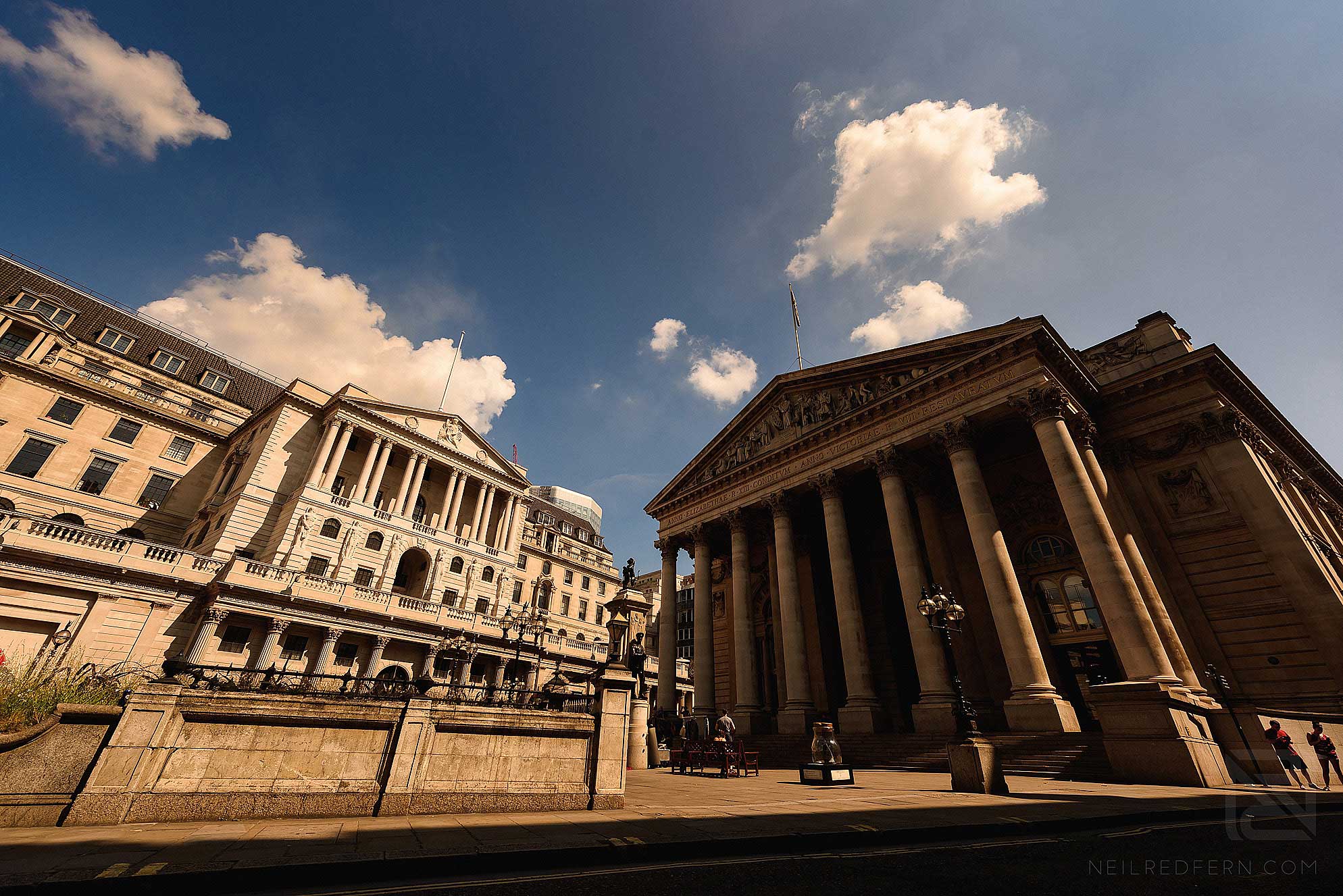 exterior photograph of The Royal Exchange London