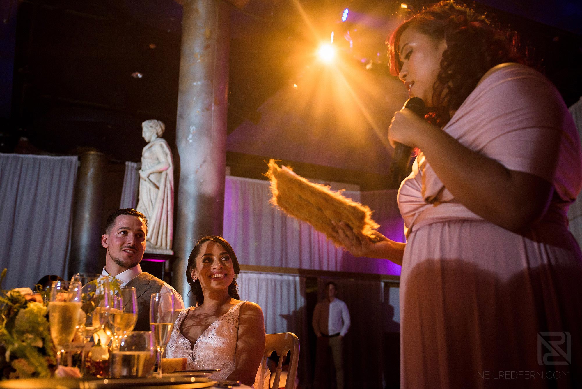 bridesmaid giving speech in Shakespere's Globe