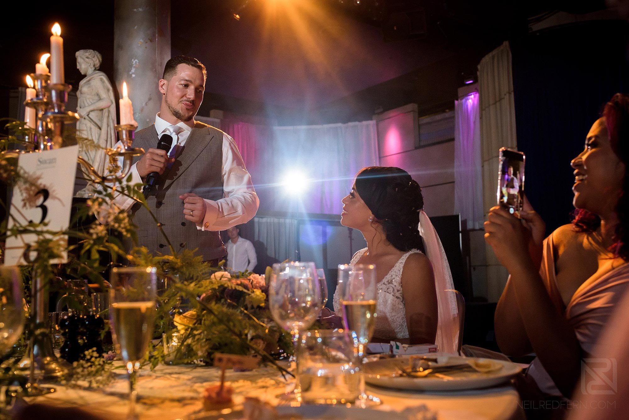 groom giving speech in Shakespere's Globe